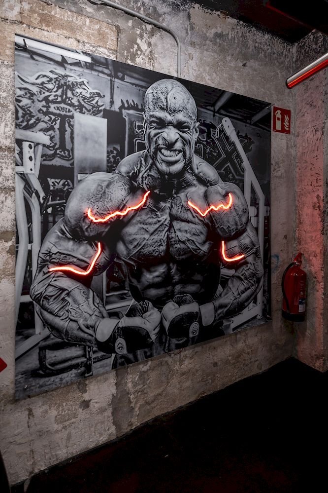 Minimal Studio Symmetry 20