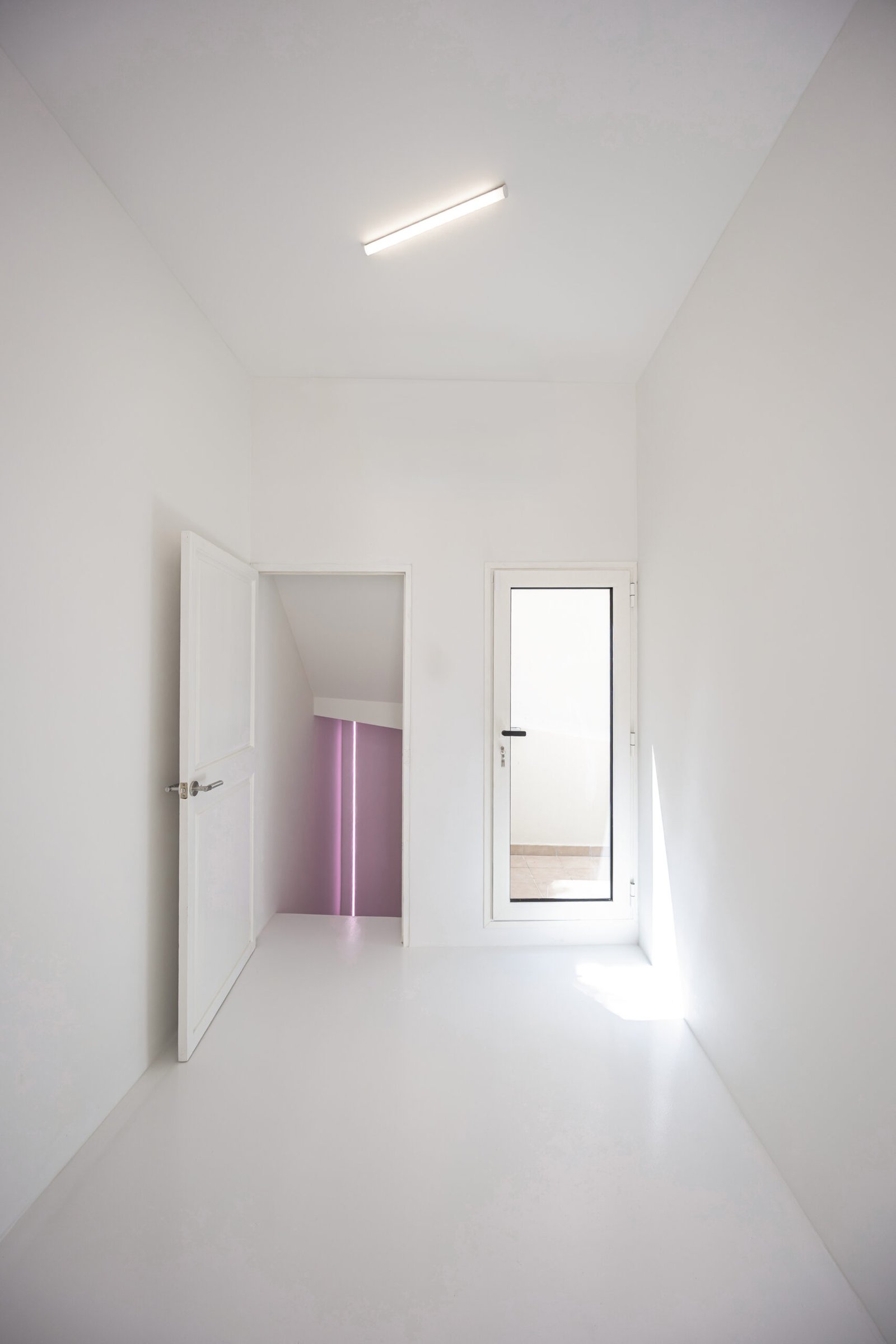 Luz de acento en vivienda de diseño en Mallorca, proyecto Cyberpink